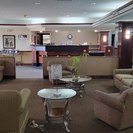 Windsor Inn & Suites Dodge City Eksteriør bilde