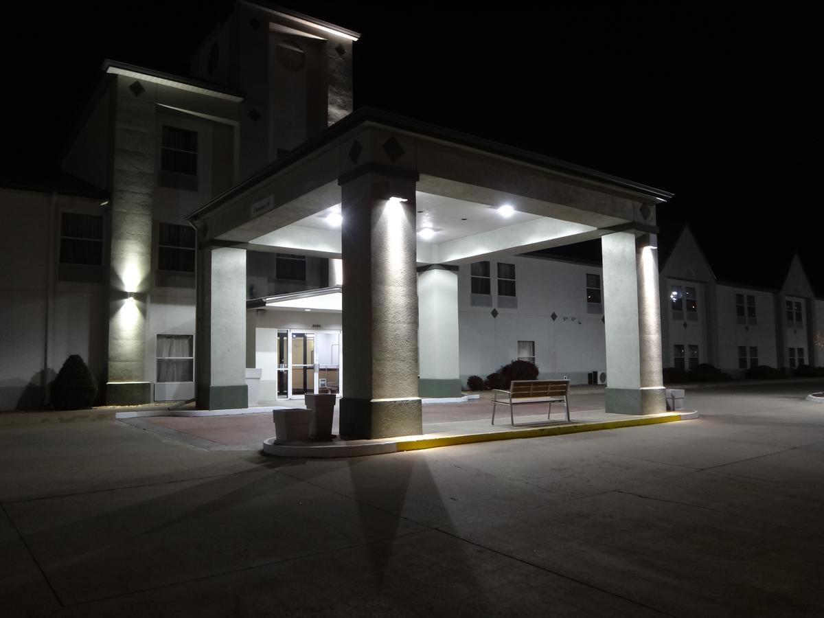 Windsor Inn & Suites Dodge City Eksteriør bilde