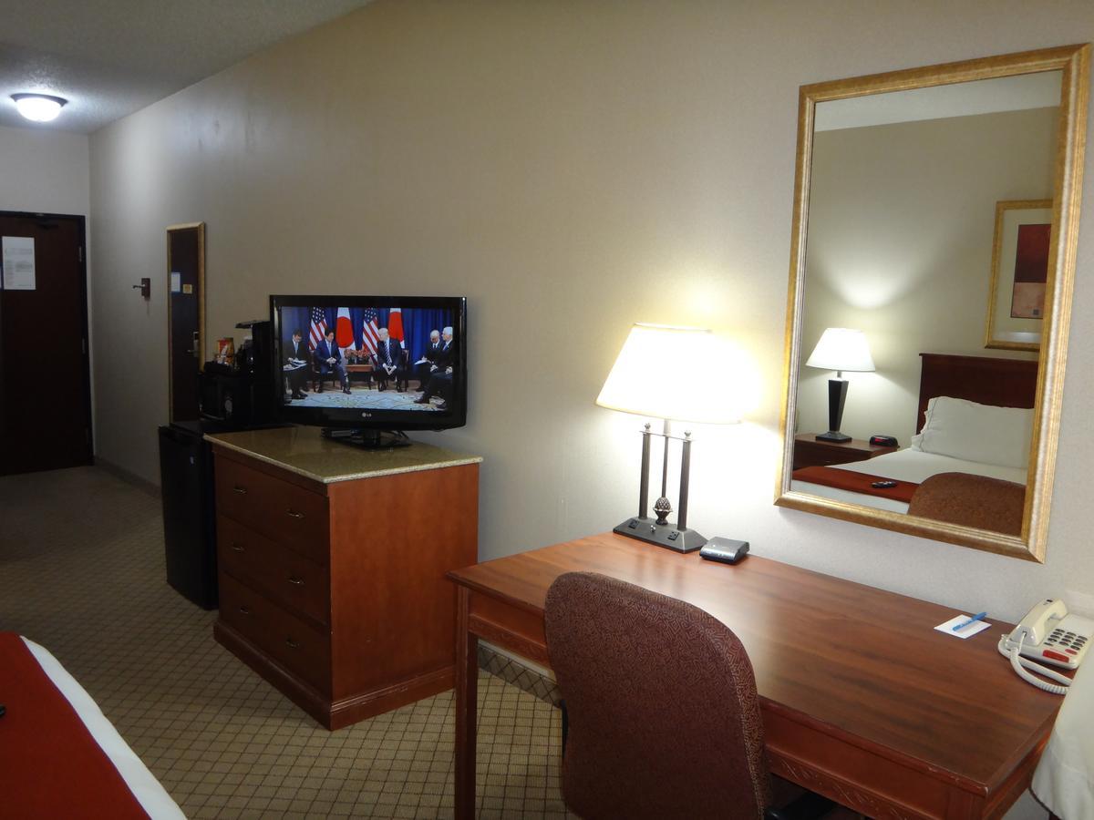 Windsor Inn & Suites Dodge City Eksteriør bilde