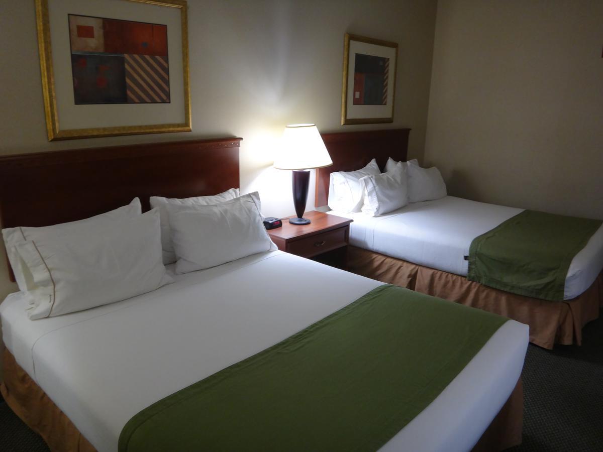 Windsor Inn & Suites Dodge City Eksteriør bilde