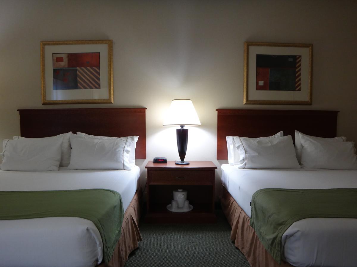 Windsor Inn & Suites Dodge City Eksteriør bilde