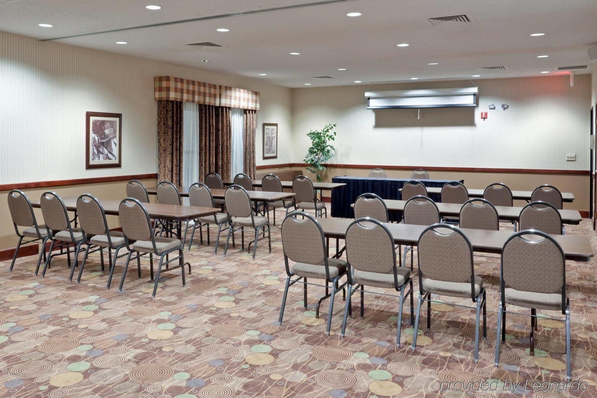 Windsor Inn & Suites Dodge City Eksteriør bilde
